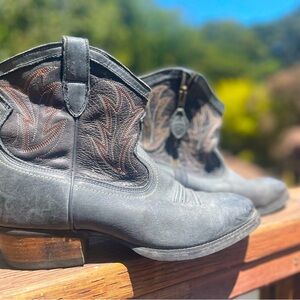 Ariat Gray Western Cowboy Boots